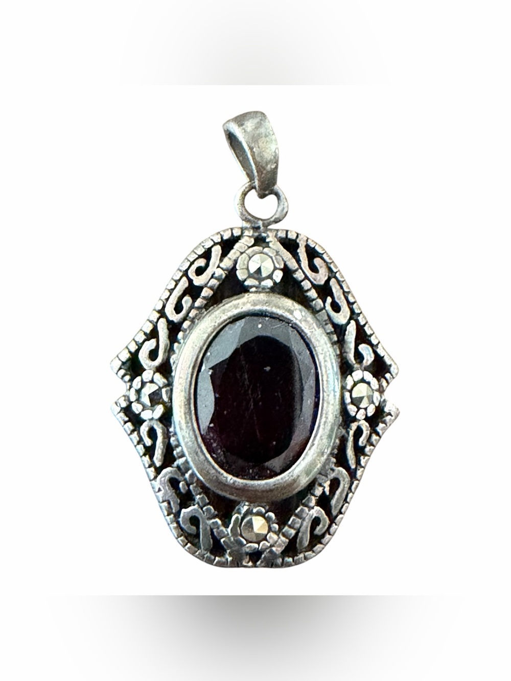 vintage stamped 925 sterling silver garnet gemstone pendant